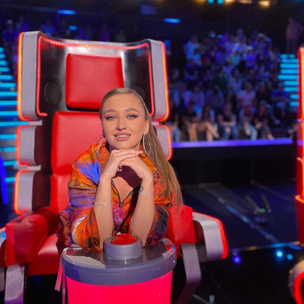 Valeria Marcu - Mentor Canto la Artist Studio by Valeria Pasa.