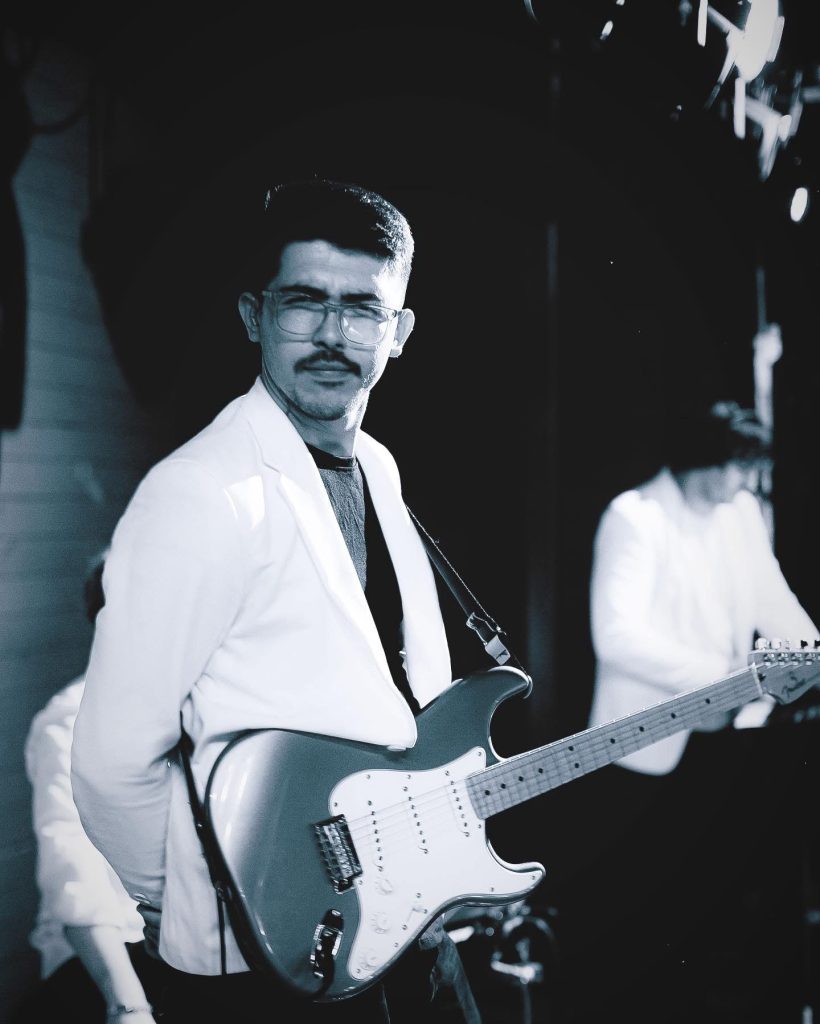 Denis Scvortsov - Producător Muzical și Inginer de Sunet la Artist Studio.