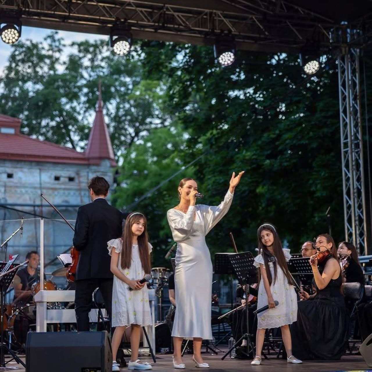 Copil la lecție individuală de canto la studioul Artist, Chișinău 18085812095532968 8345374353720389422 n